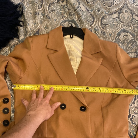 Like new.  Beautiful lined jacket in a a true camel color. Measurements in photo - Picture 3 of 9